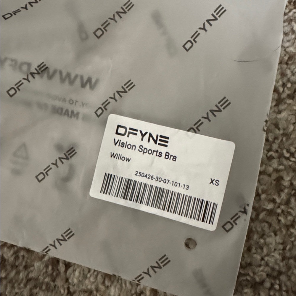 DFYNE sportsbra size xs - Picture 3 of 3